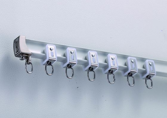 Ein guter Preis. 10mm*25mm 6m Längen-Bendable Vorhang-Bahn-flexibles Vorhangschiene-starkes Lager Im Internet